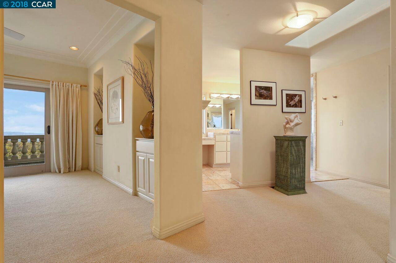 300 Eagle Drive Murphys, CA 95247 - Photo 23 of 40 wooden floor and a livingroom with a furniture