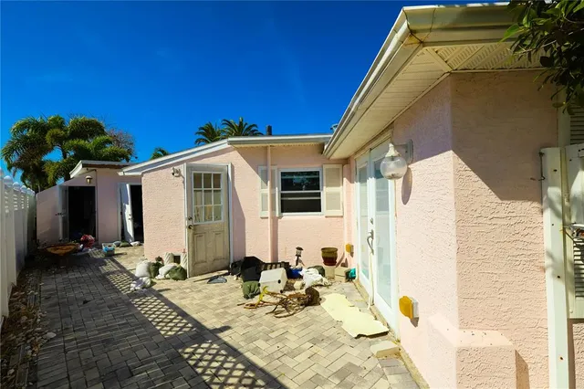 a view of an outdoor kitchen