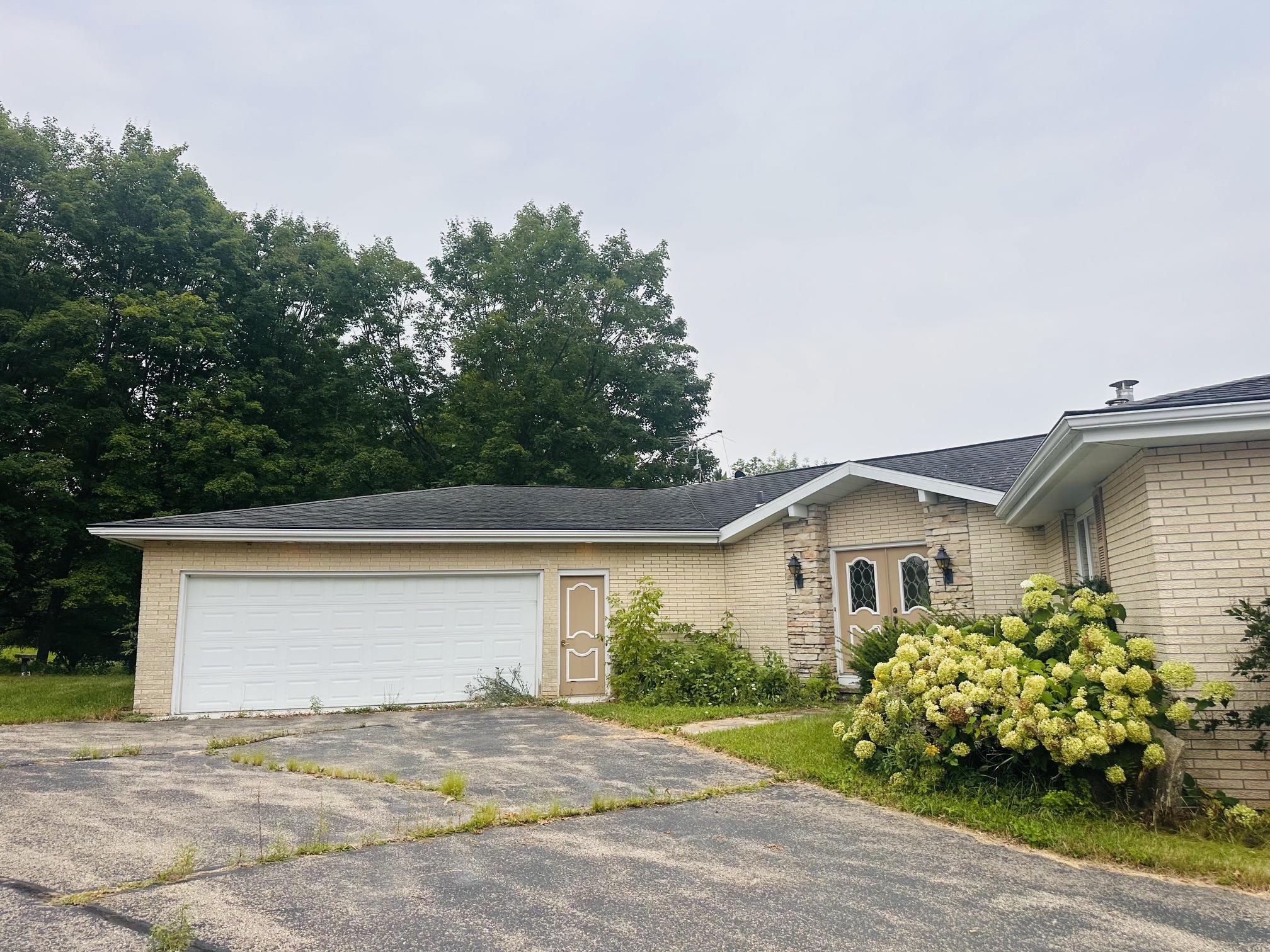 N6716 Highview Road Gresham, WI 54128 - Photo 2 of 8 Gallery Image 2