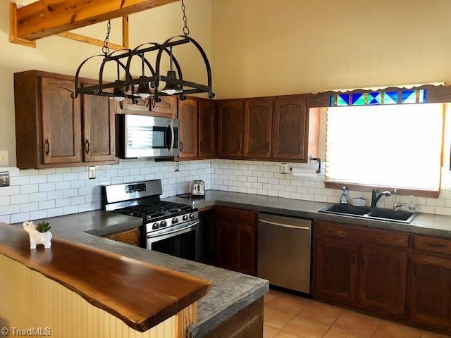 1095 George Road Westfield, NC 27053 - Photo 8 of 37 Gallery Image 8