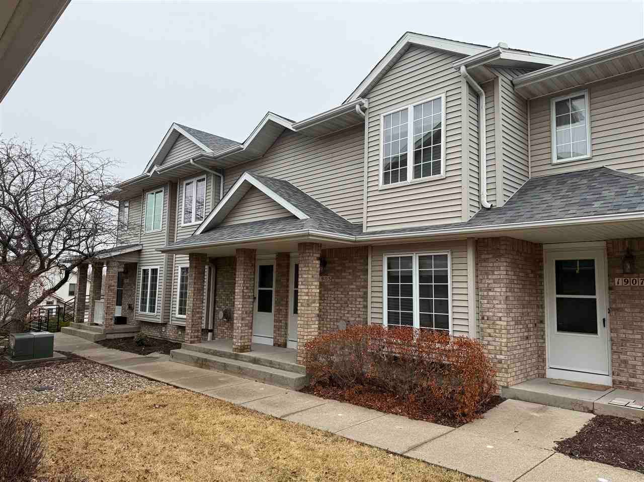 1905 Earl Road Iowa City, IA 52246 - Photo 1 of 40 Gallery Image 1