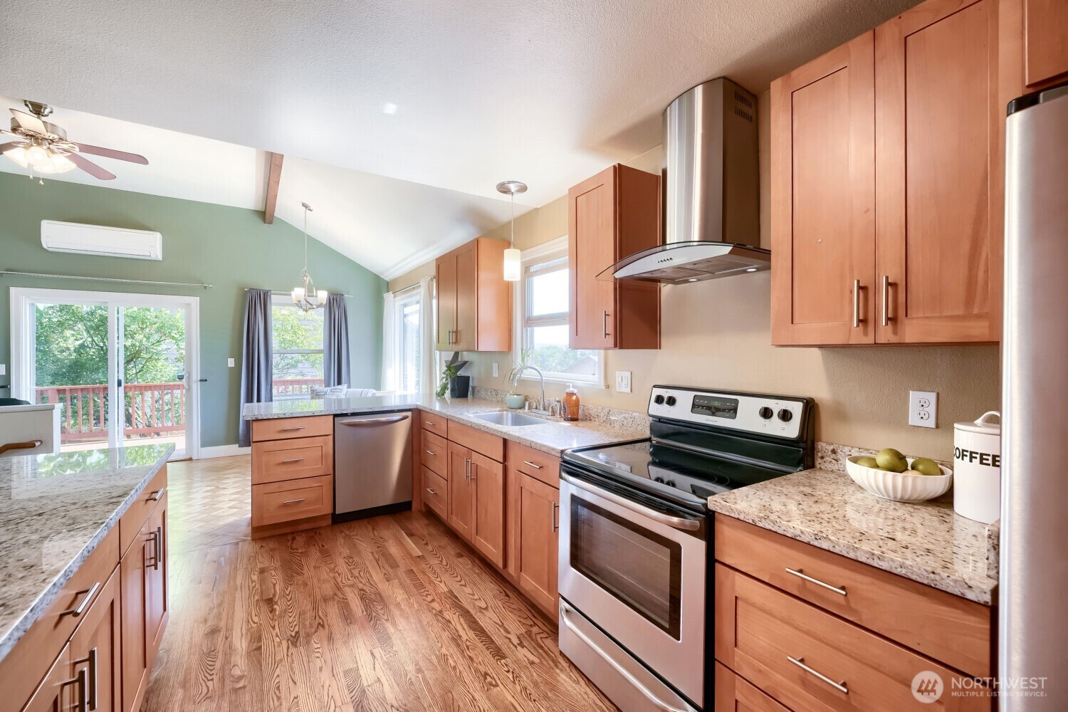 909 Southwest Langston Road Renton, WA 98057 - Photo 5 of 22 Gallery Image 5
