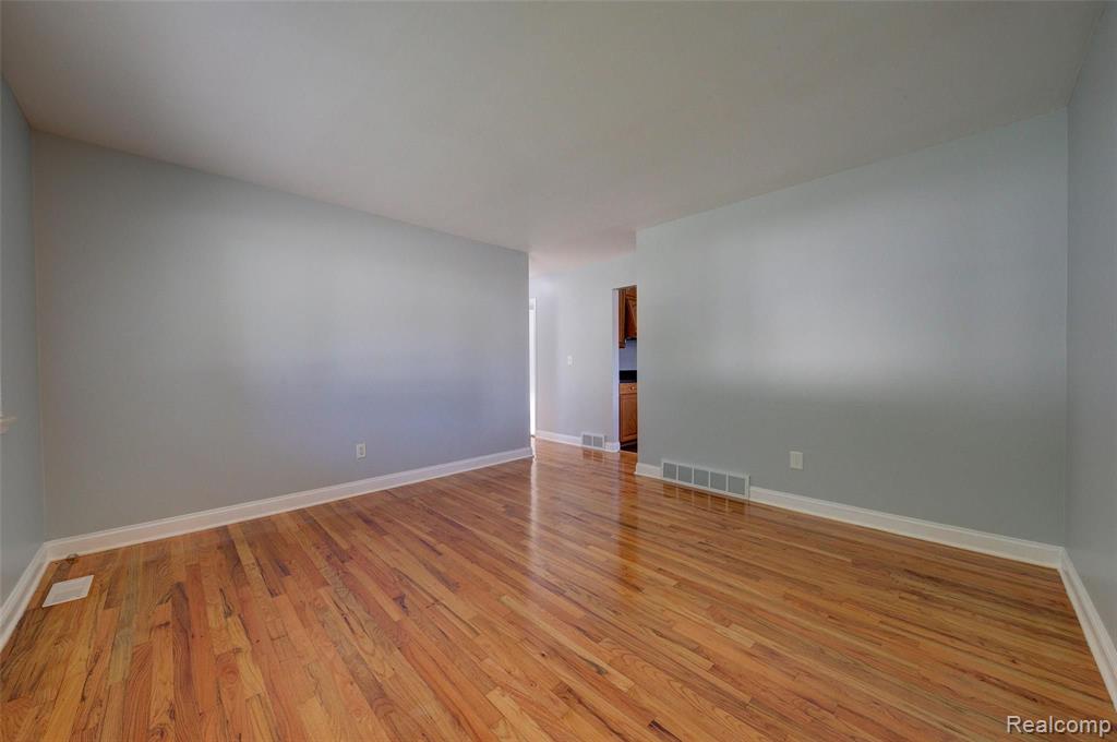 6480 Dillon Road Garden City, MI 48135 - Photo 4 of 45