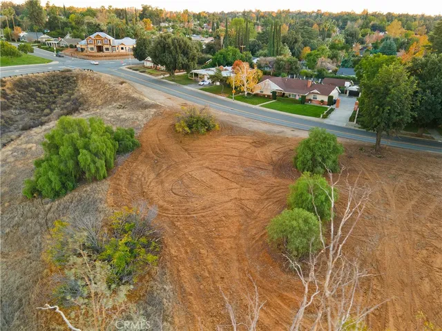 $420,000 | 225 Sunset Drive, Redlands, CA 92373