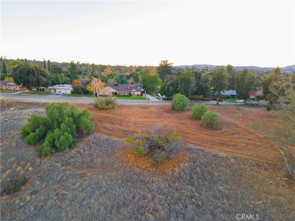 225 Sunset Drive Redlands, CA 92373 - Photo 5 of 16