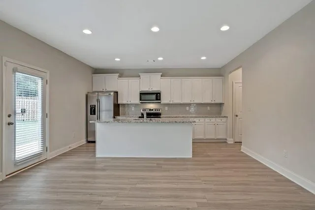 $2,596 | 112 Chase Landing Drive, Unit MARTIN, Loganville, GA 30052