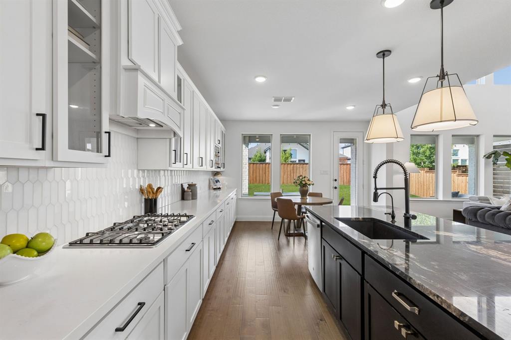 2622 Eucalyptus Road Frisco, TX 75033 - Photo 11 of 40 Gallery Image 11