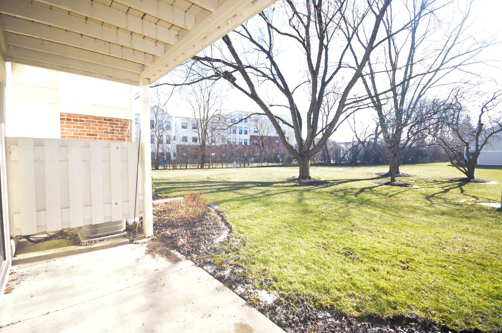 1019 Boxwood Court, Unit B1 Wheeling, IL 60090 - Photo 14 of 17