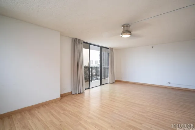 $2,595 | 2222 Citron Street, Unit 1401, Honolulu, HI 96826