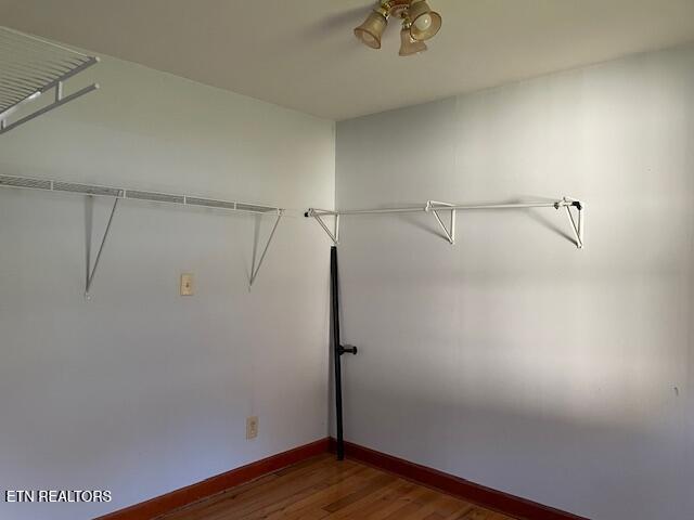 529 Livingston Road Bean Station, TN 37708 - Photo 12 of 14 Master closet 1