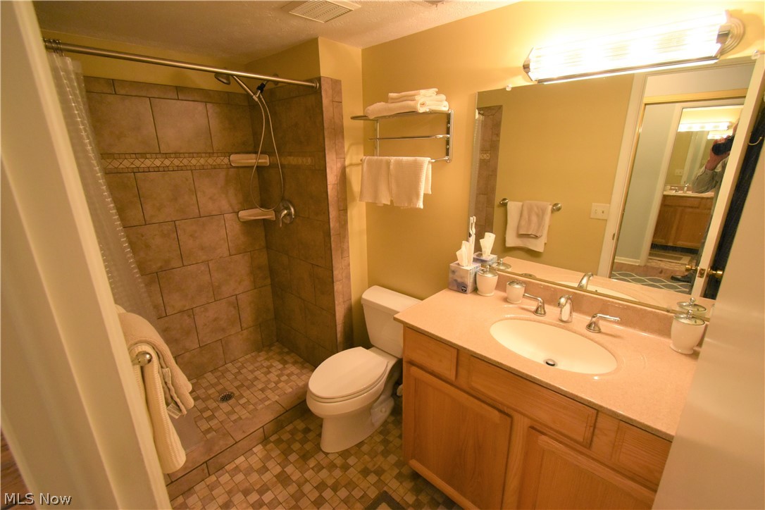 22950 Mastick Road, Unit 203 Cleveland, OH 44126 - Photo 24 of 35