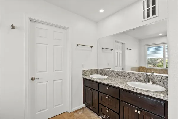 $4,950 | 1138 Lakeview Drive, Palmdale, CA 93551
