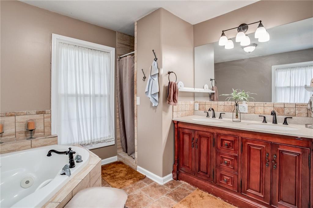 13521 Polfer Road Kansas City, KS 66109 - Photo 14 of 29