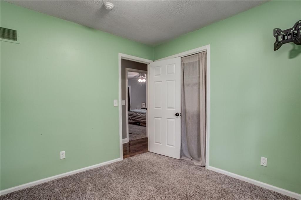 13521 Polfer Road Kansas City, KS 66109 - Photo 15 of 29