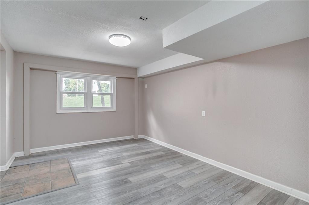 13521 Polfer Road Kansas City, KS 66109 - Photo 20 of 29