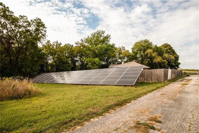 $438,500 | 13521 Polfer Road, Kansas City, KS 66109