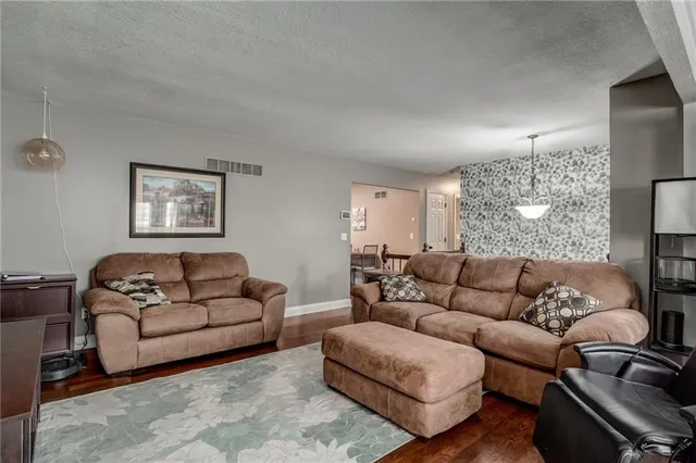 $438,500 | 13521 Polfer Road, Kansas City, KS 66109