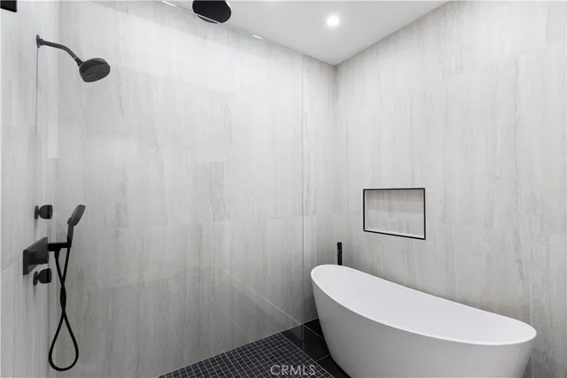 $1,499,000 | 19561 Pompano Lane, Unit 106, Huntington Beach, CA 92648