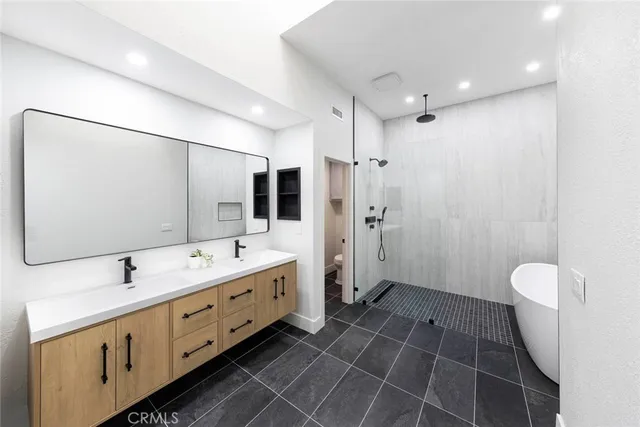 $1,499,000 | 19561 Pompano Lane, Unit 106, Huntington Beach, CA 92648