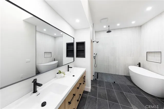 $1,499,000 | 19561 Pompano Lane, Unit 106, Huntington Beach, CA 92648