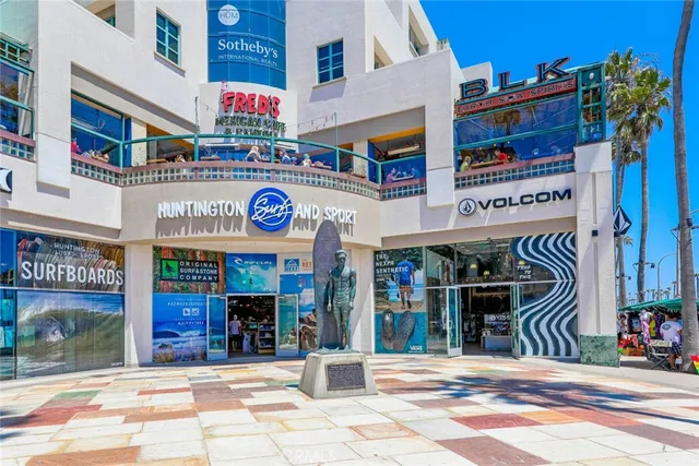 $1,499,000 | 19561 Pompano Lane, Unit 106, Huntington Beach, CA 92648