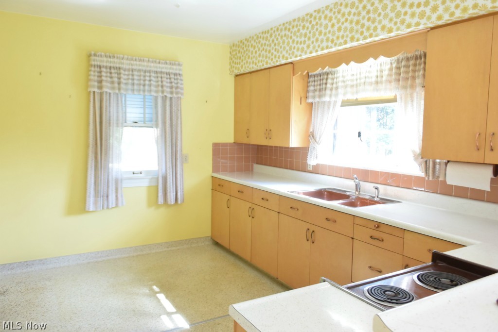 1631 Brittain Road Akron, OH 44310 - Photo 8 of 23 Kitchen