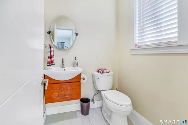 $949,900 | 1030 Beechlawn Terrace, Orange, CT 06477