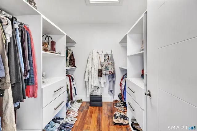 $949,900 | 1030 Beechlawn Terrace, Orange, CT 06477