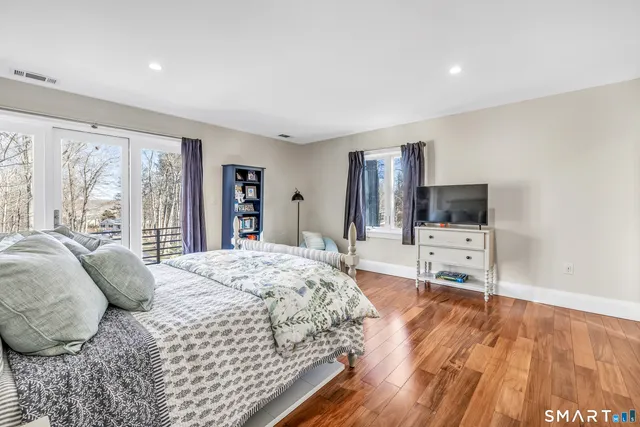 $949,900 | 1030 Beechlawn Terrace, Orange, CT 06477