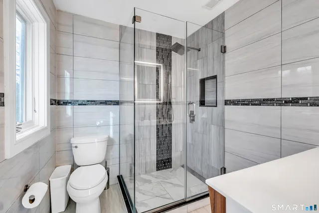 $949,900 | 1030 Beechlawn Terrace, Orange, CT 06477