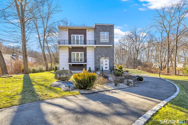 $949,900 | 1030 Beechlawn Terrace, Orange, CT 06477