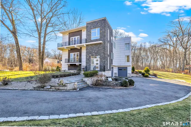 $949,900 | 1030 Beechlawn Terrace, Orange, CT 06477