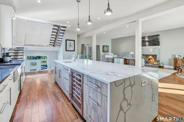 $949,900 | 1030 Beechlawn Terrace, Orange, CT 06477