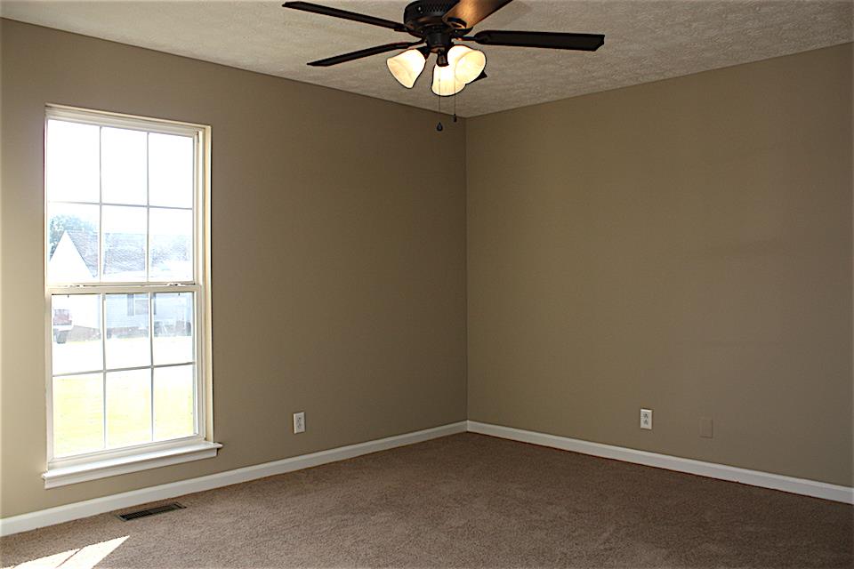 327 Bandera Lane Springfield, TN 37172 - Photo 7 of 11 an empty room with a window