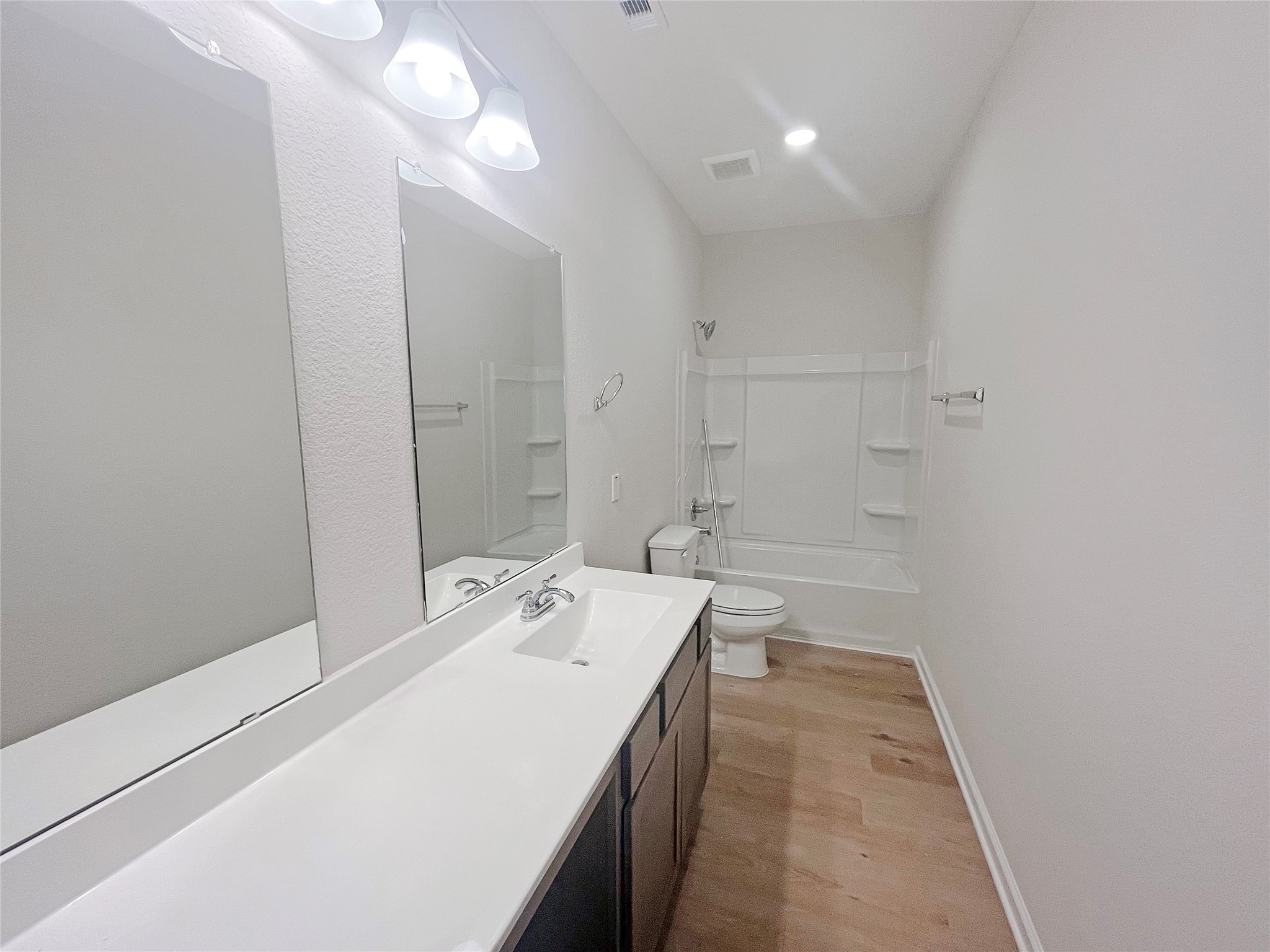 9781 Enclave Ridge Road Willis, TX 77318 - Photo 20 of 24 The Robin II- Hall Bath Upstairs. Sample image to be used for example only, colors, options and upgrades vary.