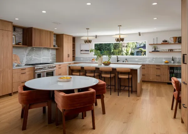$3,795,000 | 2110 Calle Guaymas, La Jolla, CA 92037