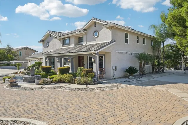 a front view of house with yard