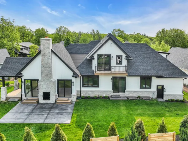 $1,680,000 | 525 Maple Street, Lake Geneva, WI 53147