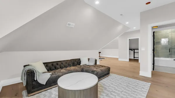 $1,680,000 | 525 Maple Street, Lake Geneva, WI 53147