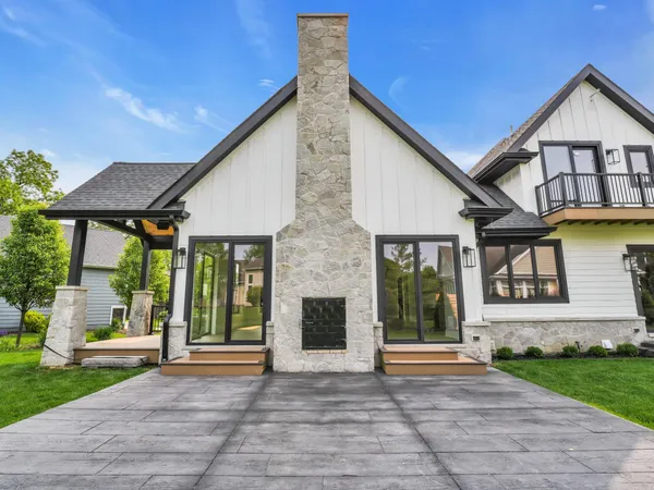 $1,680,000 | 525 Maple Street, Lake Geneva, WI 53147