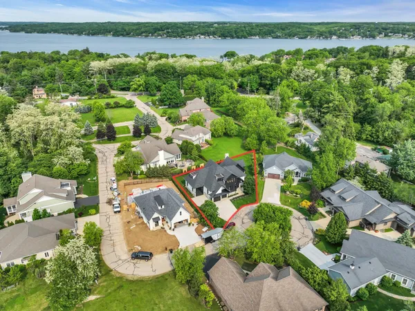 $1,680,000 | 525 Maple Street, Lake Geneva, WI 53147