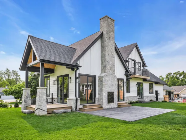 $1,680,000 | 525 Maple Street, Lake Geneva, WI 53147