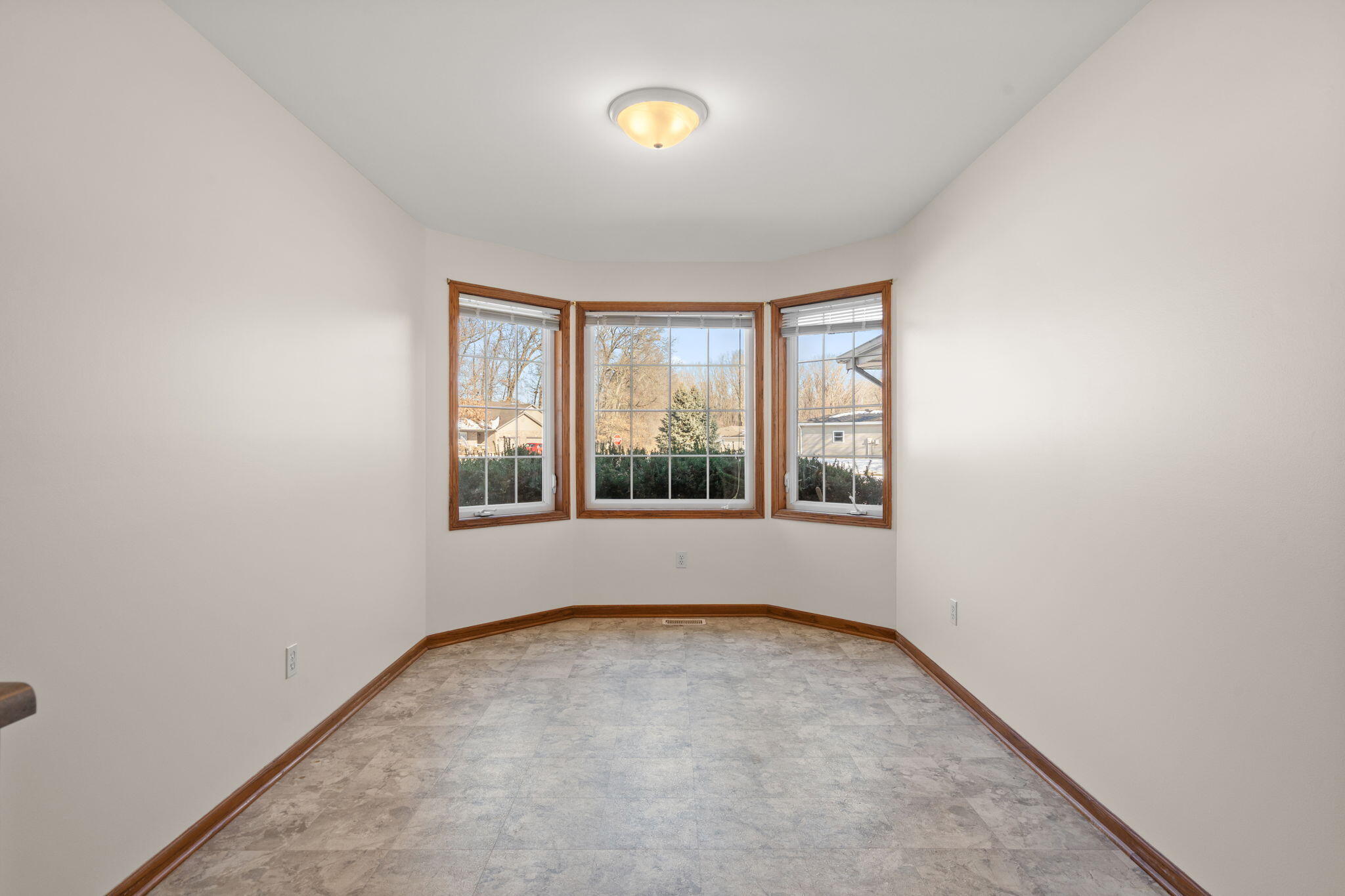 1995 Texas Street Chesterton, IN 46304 - Photo 12 of 28 an empty room with windows