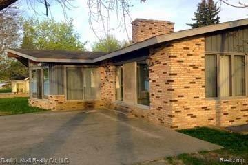 8776 Crescent Beach Road Pigeon, MI 48755 - Photo 21 of 23 8776CrescentBeachLakesidePatio.JPG