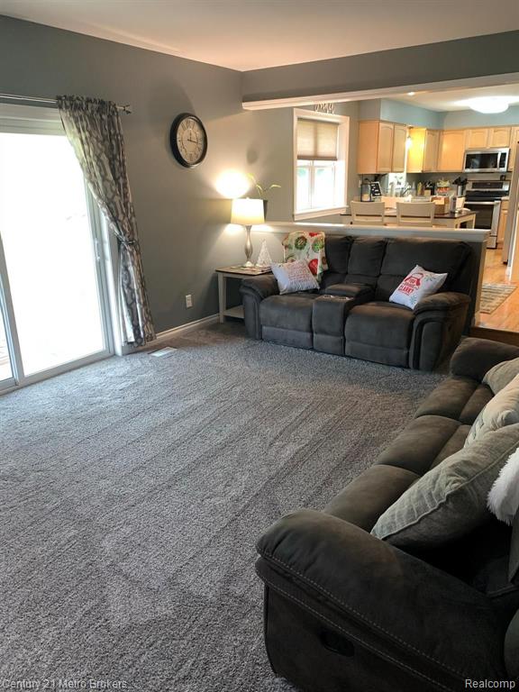 6034 Johnson Road Flushing, MI 48433 - Photo 4 of 19