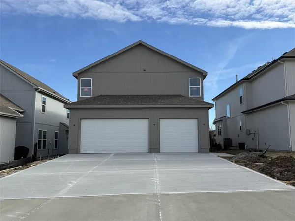 $499,000 | 3920 Southwest Stoney Brook Drive, Lee's Summit, MO 64082