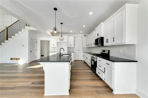 $499,000 | 3920 Southwest Stoney Brook Drive, Lee's Summit, MO 64082