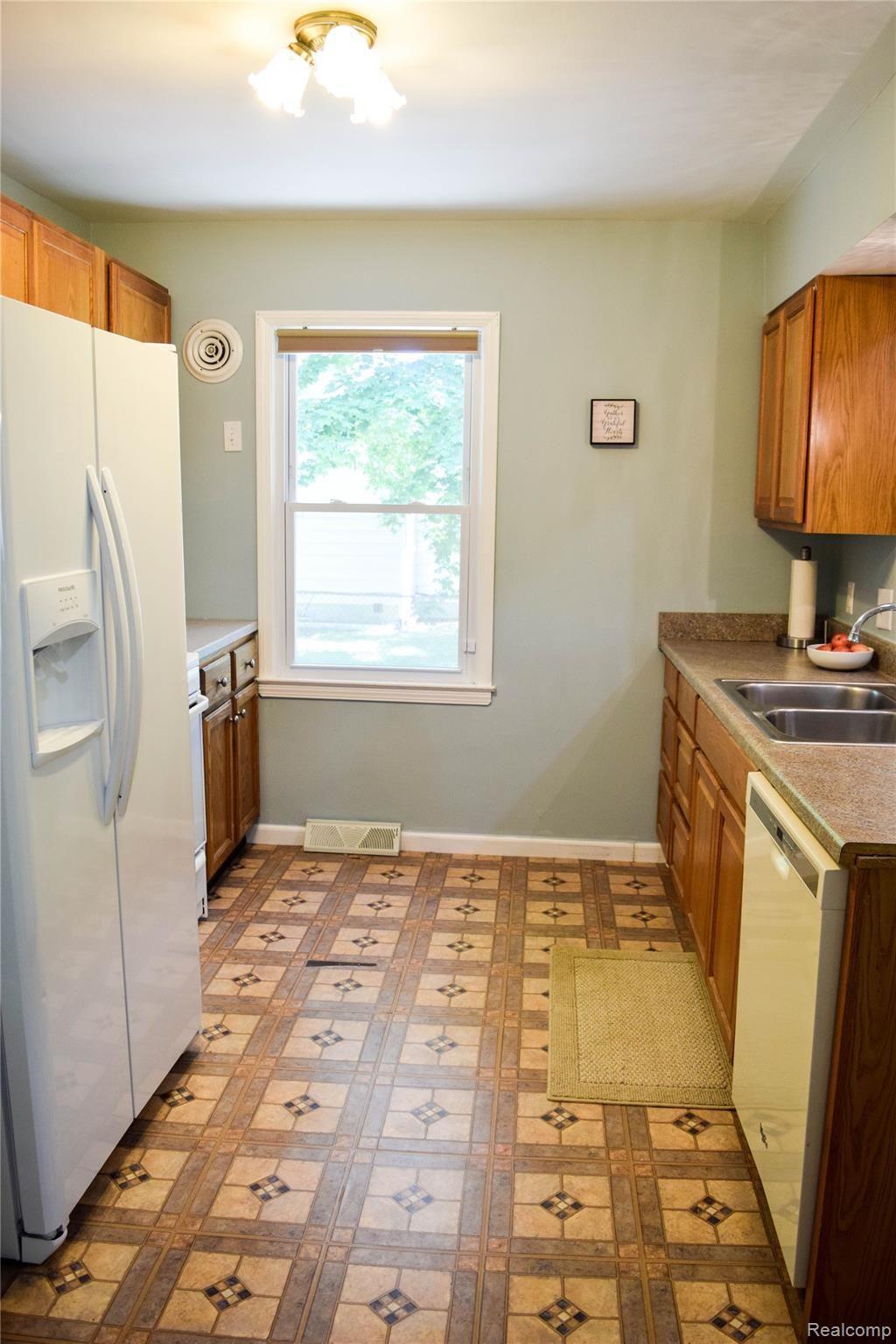10362 Quirk Road Belleville, MI 48111 - Photo 15 of 53 DSC_0273.jpg
