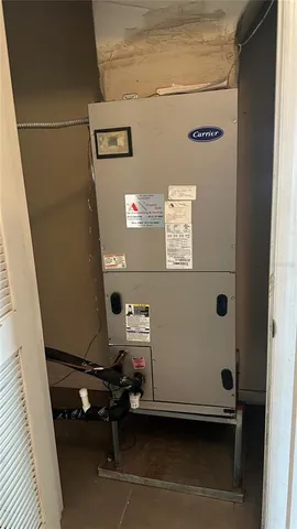 a view of a room with an empty space