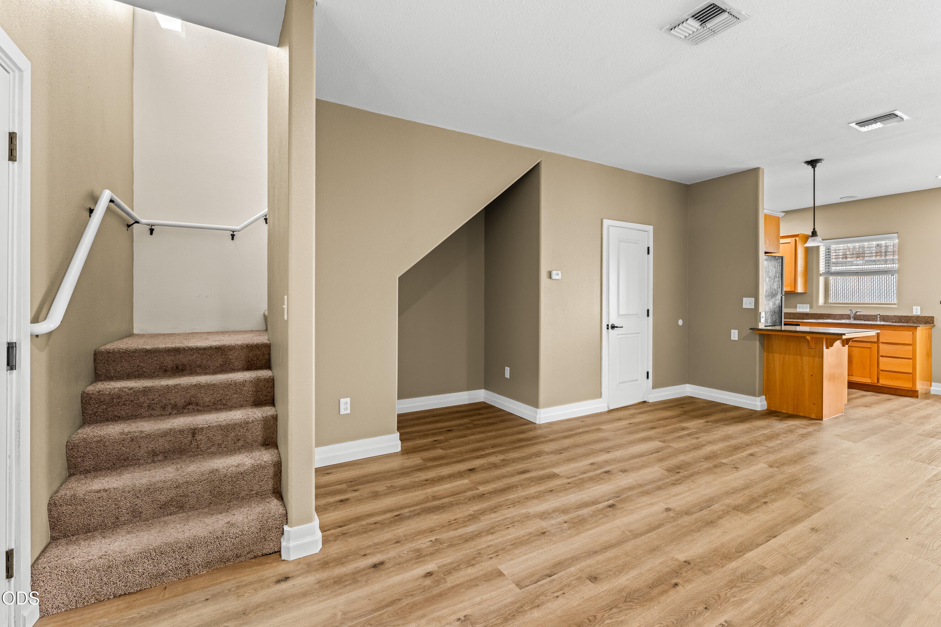 139 Casey Way Central Point, OR 97502 - Photo 7 of 23 Gallery Image 7